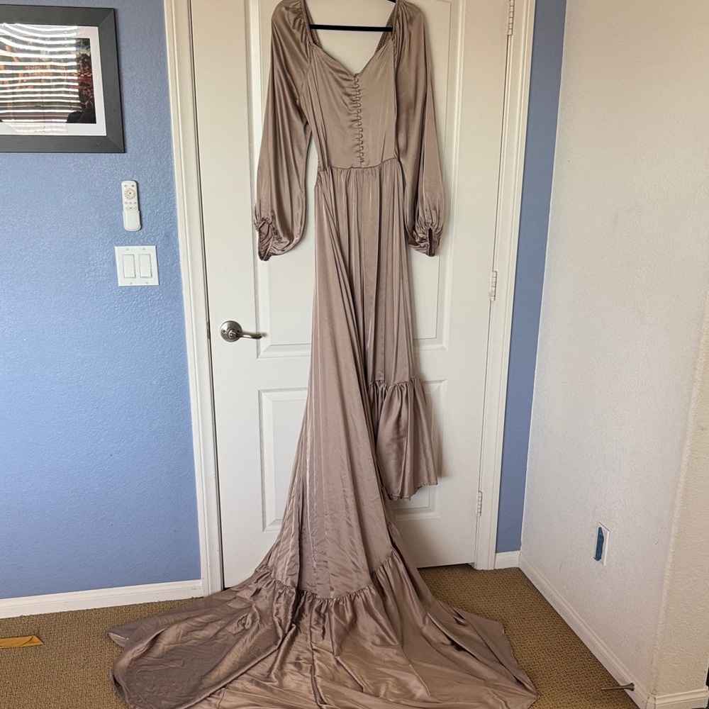 Joyfolie Long Sleeve Dress in Taupe